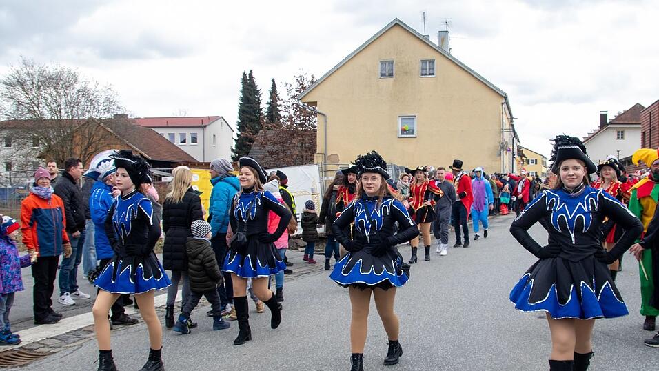 Ausgelassene Stimmung herrschte beim Faschingsumzug in Hofkirchen.