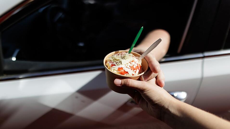 Verkauft wird direkt am Auto. Verkauft wird direkt am Auto.