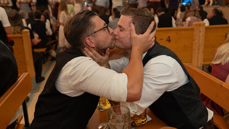 Die Partybilder vom Freitag, 11. August 2023, aus dem Festzelt Nothaft. Die Partybilder vom Freitag, 11. August 2023, aus dem Festzelt Nothaft.