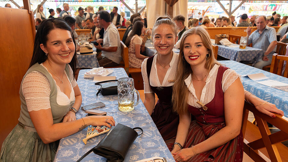 Die Partybilder vom Montag, 21. August 2023, aus dem Festzelt Nothaft. Die Partybilder vom Montag, 21. August 2023, aus dem Festzelt Nothaft.