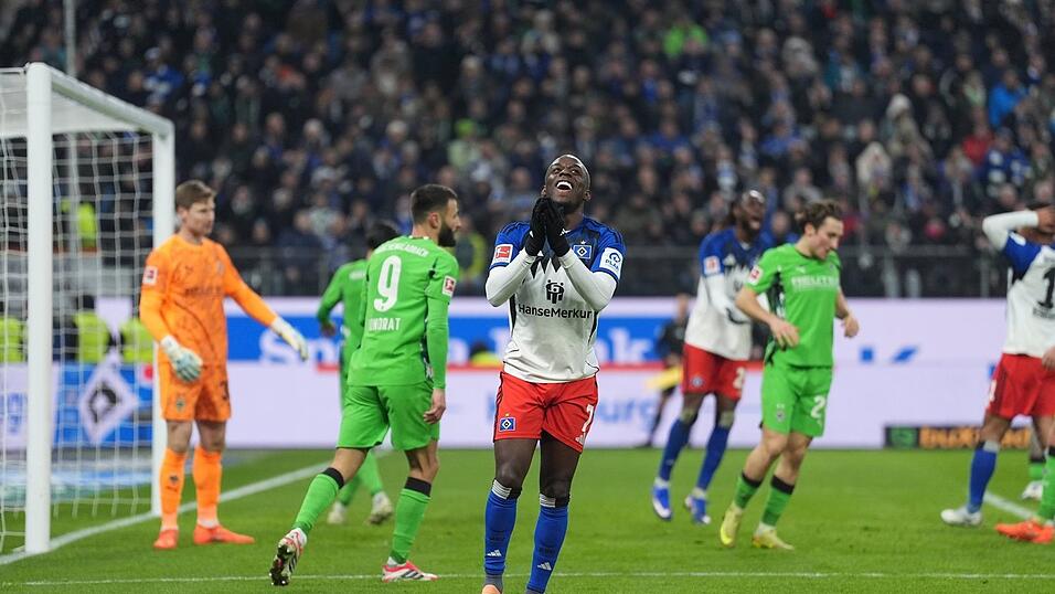Jean-Luc Domp&eacute; (M, Hamburger SV) reagiert nach einer verpassten Chance.