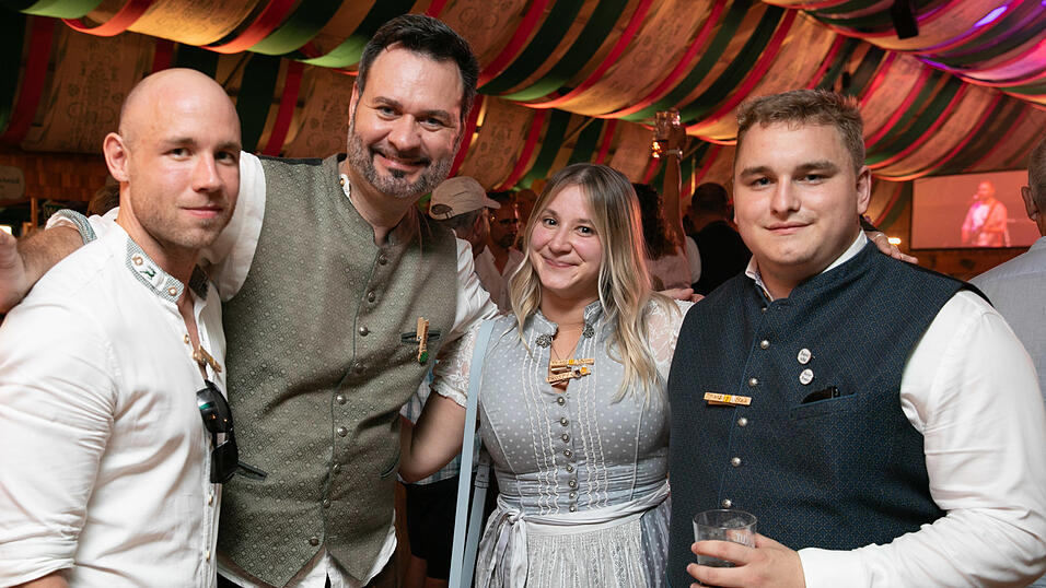 Die Partybilder vom Mittwoch, 13. August, aus dem Festzelt Weckmann. Die Partybilder vom Mittwoch, 13. August, aus dem Festzelt Weckmann.
