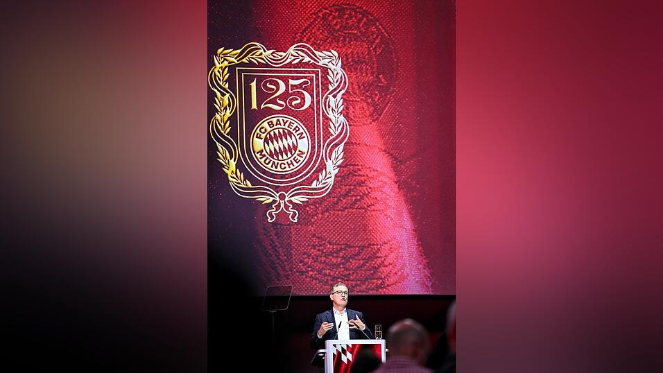 Der FC Bayern freut sich über gute Ergebnisse im vergangenen Geschäftsjahr.