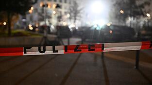 Ein Verdächtiger wurde bei einem Polizeieinsatz in München angeschossen. Ein Verdächtiger wurde bei einem Polizeieinsatz in München angeschossen.