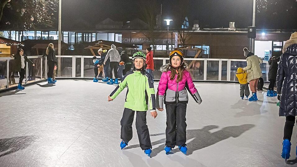 Besonders bei den Kindern kam die Kunsteisbahn gut an. (Archivbild) Besonders bei den Kindern kam die Kunsteisbahn gut an. (Archivbild)