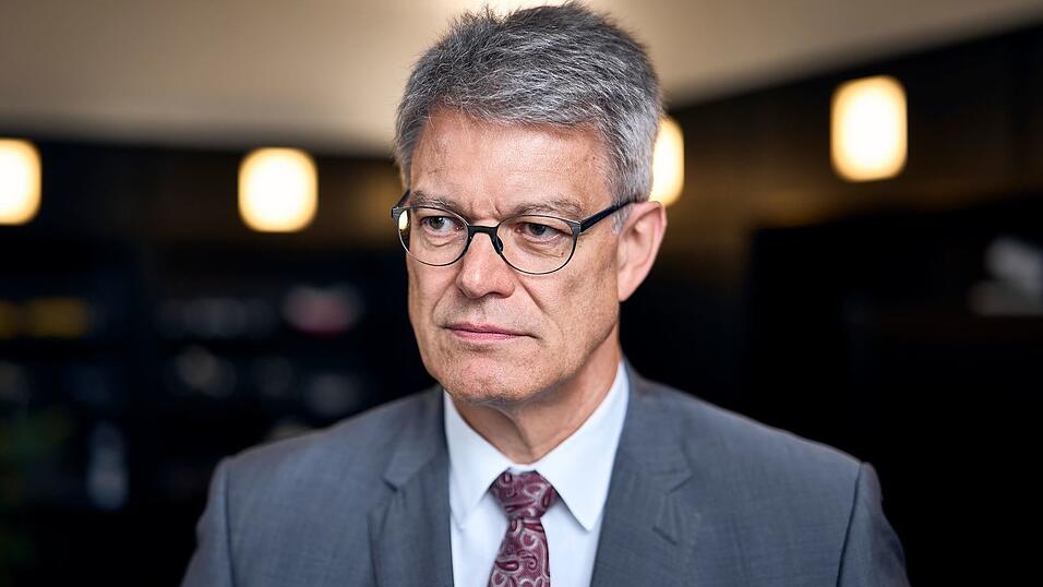 Marodes Schienennetz, marode Brücken: Viele Aufgaben warten auf den Verkehrsminister. (Archiv-Fotos) Marodes Schienennetz, marode Brücken: Viele Aufgaben warten auf den Verkehrsminister. (Archiv-Fotos)