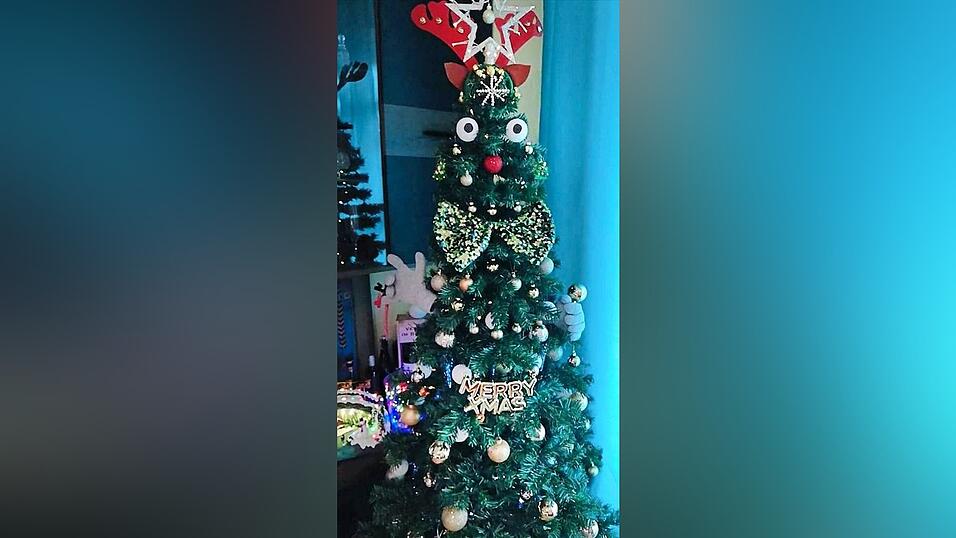 Jennifer Hollers Christbaum hat unverkennbar ein Gesicht.
