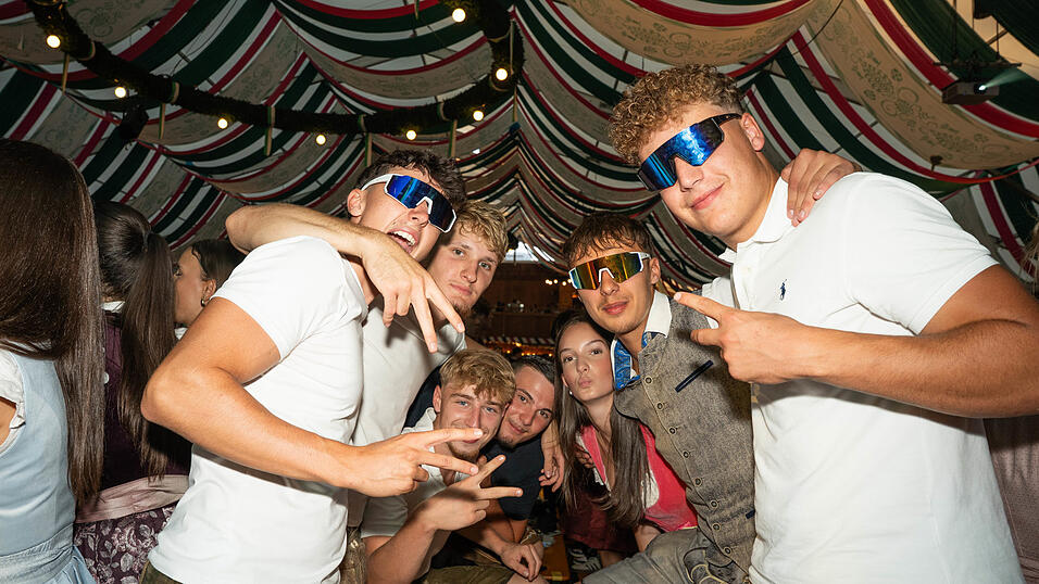 Die Partybilder vom Samstag, 15. August, aus dem Festzelt Weckmann. Die Partybilder vom Samstag, 15. August, aus dem Festzelt Weckmann.