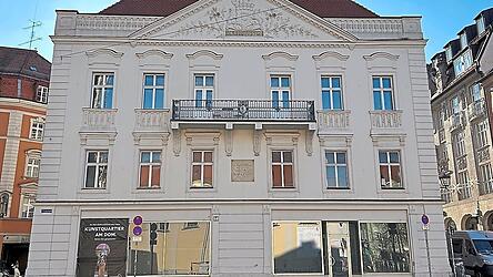 In der ehemaligen Dompropstei sollen in Zukunft für die Besucherinnen und Besucher ein Informationszentrum, Orientierungsstationen, Museumsshop, sanitäre Einrichtungen zu finden sein.