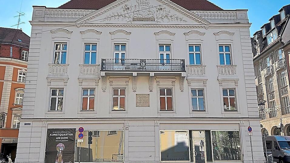 In der ehemaligen Dompropstei sollen in Zukunft für die Besucherinnen und Besucher ein Informationszentrum, Orientierungsstationen, Museumsshop, sanitäre Einrichtungen zu finden sein.