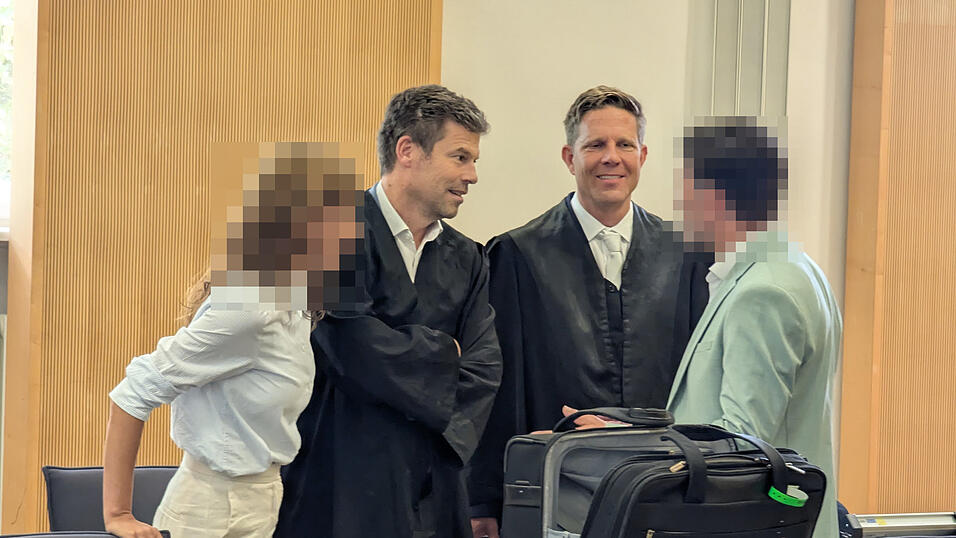 Am Mittwoch wurde der Angeklagte (rechts) freigesprochen. 