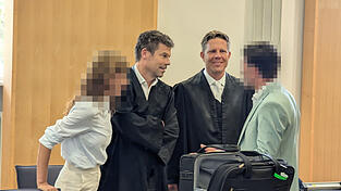 Am Mittwoch wurde der Angeklagte (rechts) freigesprochen. 