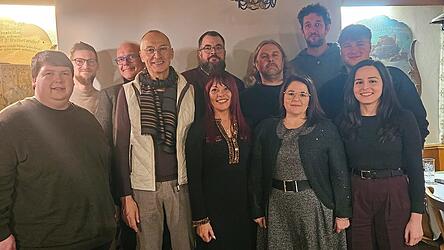 Die Kandidaten der Falkensteiner Liste sprachen im Gasthof zur Post &uuml;ber ihre Vorstellungen und Ziele f&uuml;r die Marktgemeinde. Voran amtierende B&uuml;rgermeisterin Heike Fries (Mitte).