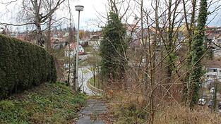 Der Blick von der Marienhöhe auf die Frammeringer Straße und den Stadtgraben. HIer soll man bald wieder zu Fuß gehen können. Der Blick von der Marienhöhe auf die Frammeringer Straße und den Stadtgraben. HIer soll man bald wieder zu Fuß gehen können.
