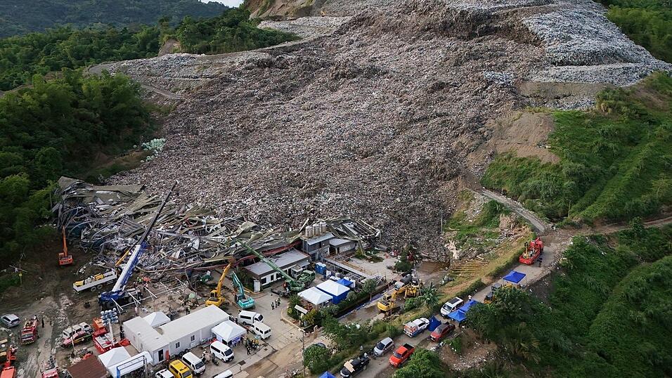 Anhaltende Regenf&auml;lle machten den M&uuml;llberg nach Angaben der Stadtverwaltung instabil.