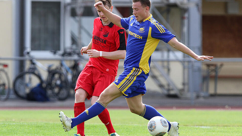 Der TSV Bogen versetzte dem Favoriten aus Affing in der Nachspielzeit den Lucky Punch und siegte mit 2:1 (Foto: Schindler). Der TSV Bogen versetzte dem Favoriten aus Affing in der Nachspielzeit den Lucky Punch und siegte mit 2:1 (Foto: Schindler).