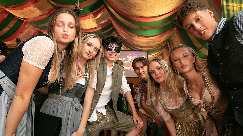 Die Partybilder vom Freitag, 15. August, aus dem Festzelt Weckmann. Die Partybilder vom Freitag, 15. August, aus dem Festzelt Weckmann.