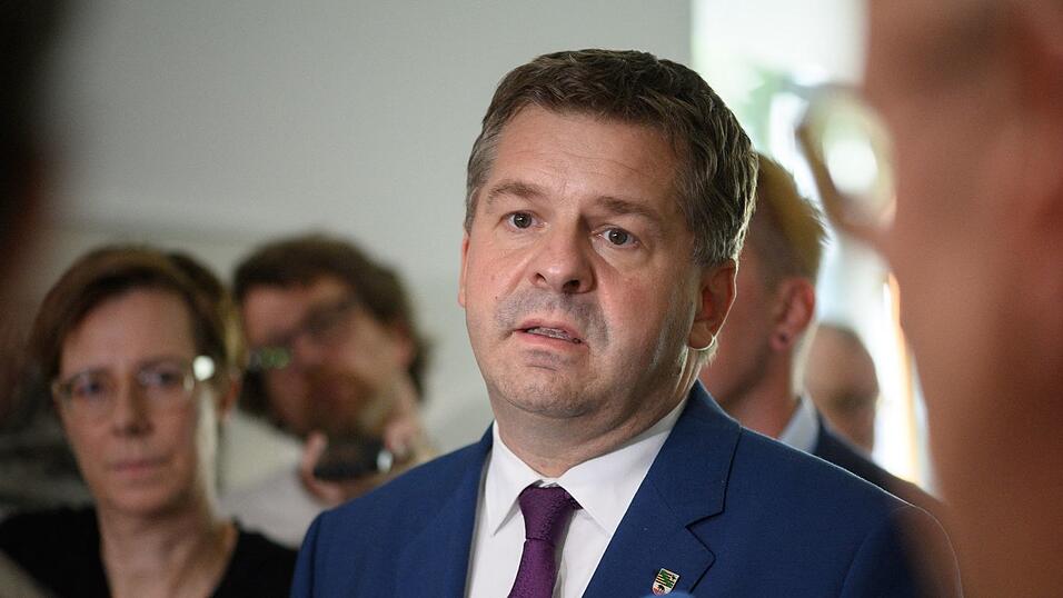 Sachsen-Anhalt sollte im Oktober den Vorsitz der Ministerpräsidentenkonferenz übernehmen. Sachsen-Anhalt sollte im Oktober den Vorsitz der Ministerpräsidentenkonferenz übernehmen.