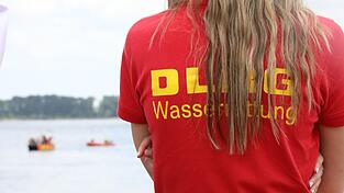 Hundebesitzer sollen ihre Tiere strikt vom Wasser weg halten. (Symbolbild)