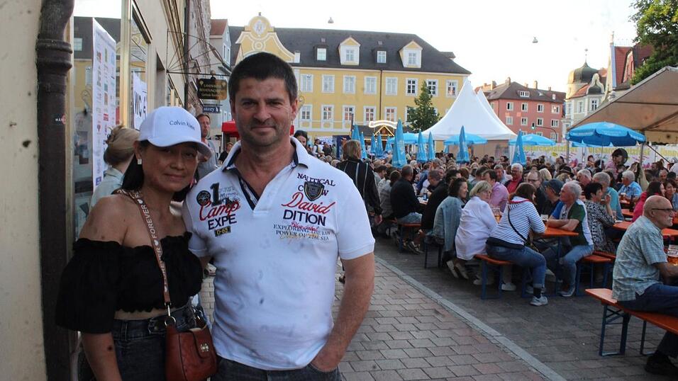 Viele Landshuter genossen ihren Freitagabend auf dem Bismarckplatzfest.