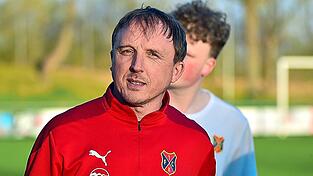Kötztings Co-Trainer Herbert Pongratz leitete in dieser Woche die Übungseinheiten und vertrat Cheftrainer Konrad Früchtl.