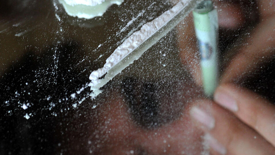 Rund 50 Gramm Kokain wurden bei dem 38-Jährigen sichergestellt. Bei ihm zuhause soll die Polizei noch weitere Drogen gefunden haben. (Symbolbild) Rund 50 Gramm Kokain wurden bei dem 38-Jährigen sichergestellt. Bei ihm zuhause soll die Polizei noch weitere Drogen gefunden haben. (Symbolbild)
