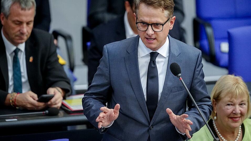Carsten Linnemann dr&uuml;ckt als Gesundheitsminister bei der Pflegereform aufs Tempo. (Archivfoto)