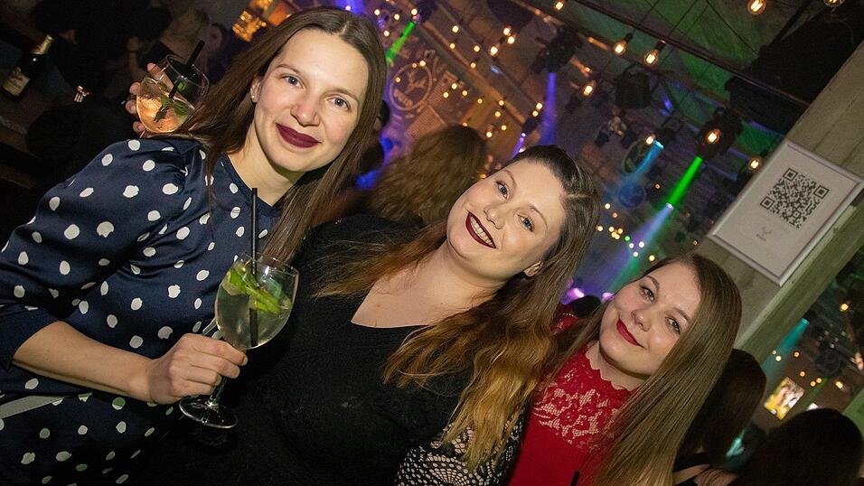 Die Stimmung bei den Partygängern am Samstagabend war prächtig. Die Stimmung bei den Partygängern am Samstagabend war prächtig.