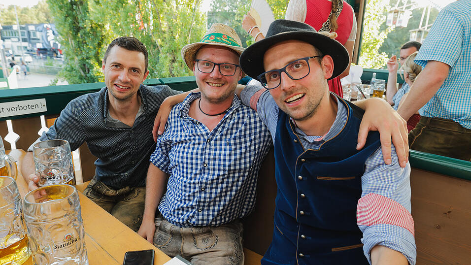 Die Partybilder vom Dienstag, 13. August 2024, aus dem Festzelt Nothaft. Die Partybilder vom Dienstag, 13. August 2024, aus dem Festzelt Nothaft.