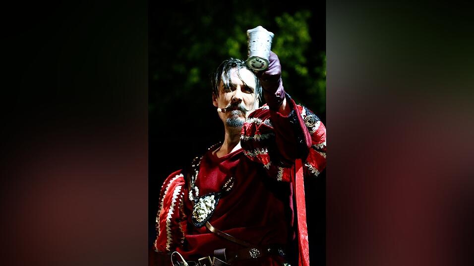 Eindr&uuml;cke von der Gruppe 'blau', die am Freitagabend die Drachenstich-Premiere gespielt hat.