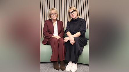 Stabwechsel beim Verein Haus f&uuml;r das Leben: Auf Dr. Regine Langer-Huber folgt Elisabeth Gruber (r.).