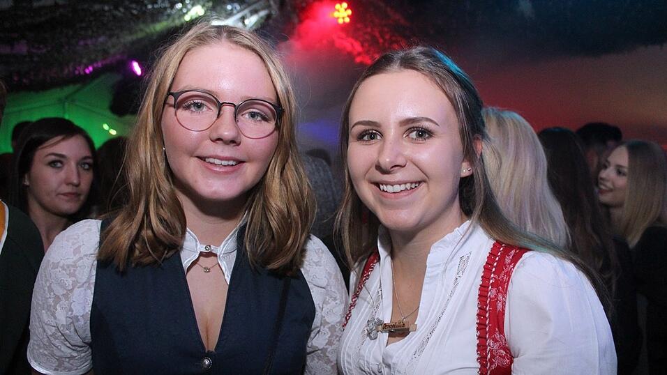 Die besten Bilder vom Wein- und Wei&szlig;bierfest des Burschenvereins Arth und der M&auml;dchengruppe.