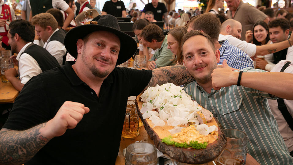 Die Partybilder vom Samstag, 16. August, aus dem Festzelt Nothaft. Die Partybilder vom Samstag, 16. August, aus dem Festzelt Nothaft.