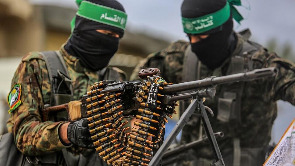 Unklar ist weiterhin, was mit den Waffen der Hamas passieren soll.