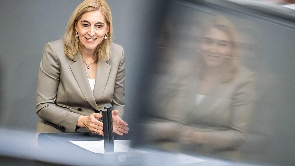Gesundheitsministerin Warken warb um Zustimmung für die Reform. Gesundheitsministerin Warken warb um Zustimmung für die Reform.