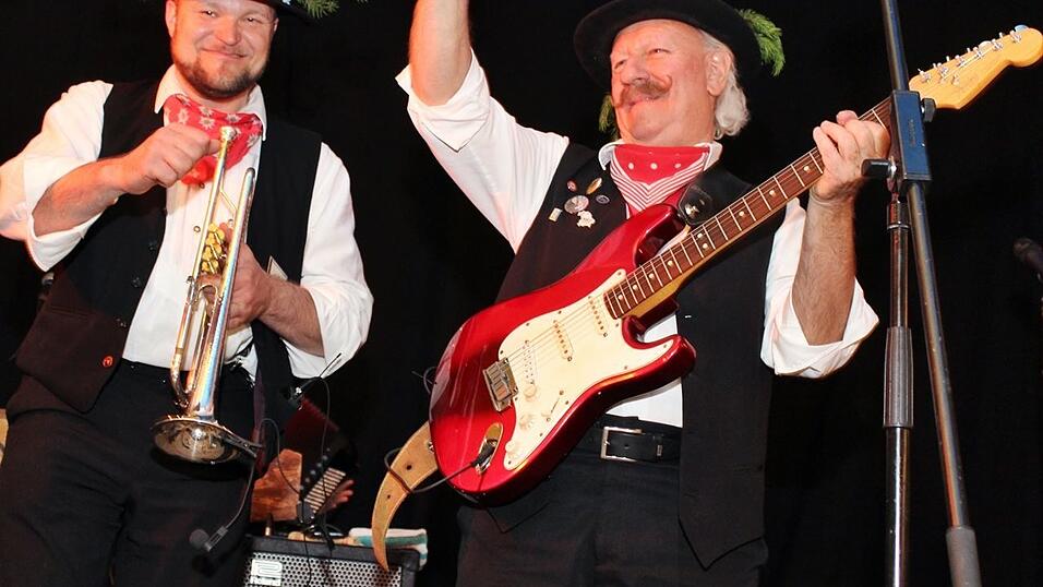 Auch am Freitag war super Stimmung am Ergoldinger Volksfest. Auch am Freitag war super Stimmung am Ergoldinger Volksfest.