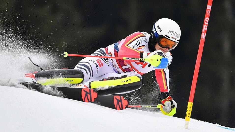 Linus Strasser beim 80. Hahnenkammrennen. Linus Strasser beim 80. Hahnenkammrennen.