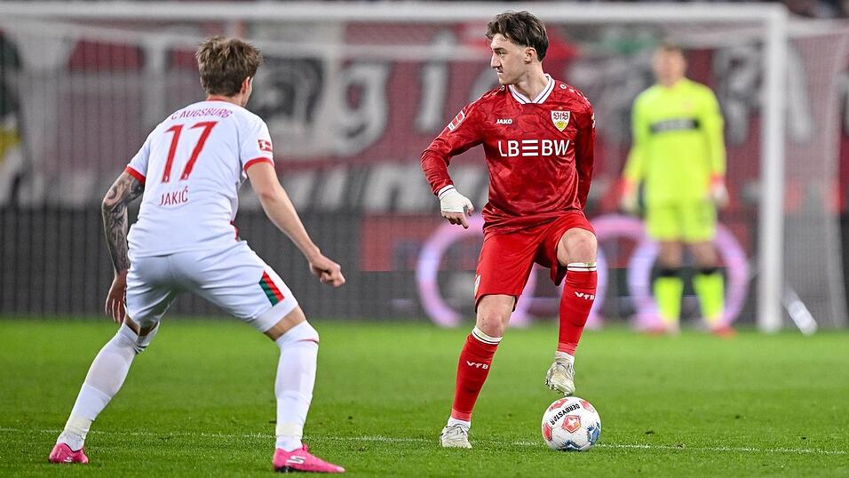 Angelo Stiller (r). wird von Bundestrainer Nagelsmann nachnominiert. Angelo Stiller (r). wird von Bundestrainer Nagelsmann nachnominiert.