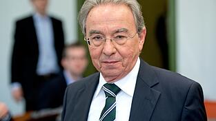 Dr. Rudolf Hanisch, ehemaliger Amtschef der Staatskanzlei. Dr. Rudolf Hanisch, ehemaliger Amtschef der Staatskanzlei.