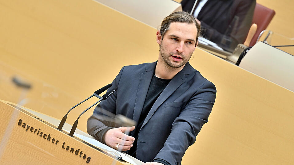 Toni Schuberl wirft den Sicherheitsbeh&ouml;rden institutionellen Rassismus vor.