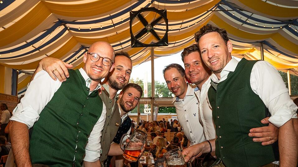 Die Partybilder vom Freitag, 14. August, aus dem Festzelt Reisinger. Die Partybilder vom Freitag, 14. August, aus dem Festzelt Reisinger.