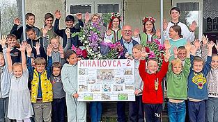 Überschwängliche Dankbarkeit herrscht bei den armen Kindern im Kindertageszentrum „Bonvulentia“ im Dorf Mihailovka in Moldawien, das seit über 25 Jahren mit Spenden aus Schierling und Umgebung finanziert wird.