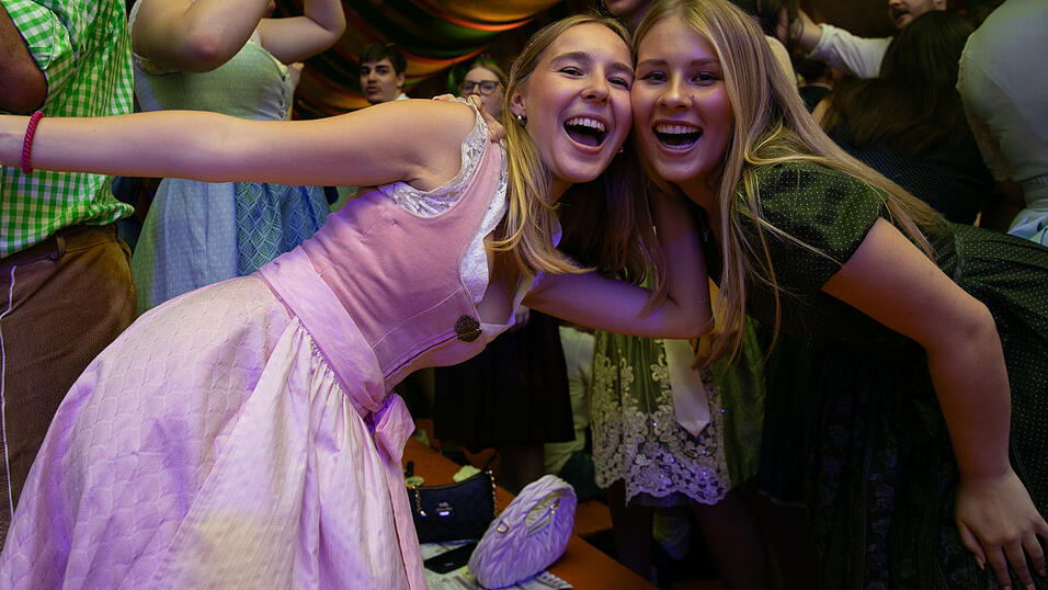 Die Partybilder vom Samstag, 16. August, aus dem Festzelt Weckmann. Die Partybilder vom Samstag, 16. August, aus dem Festzelt Weckmann.
