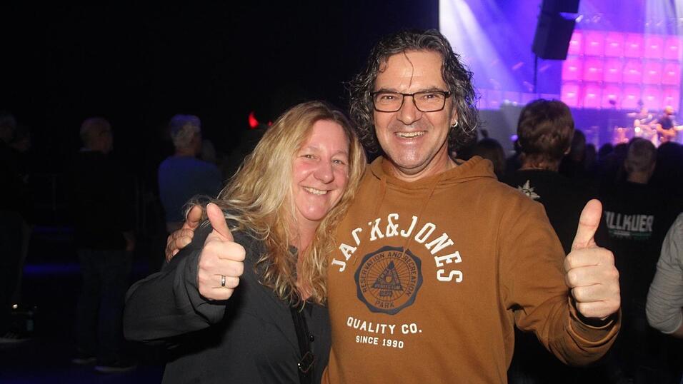 Eindrücke vom Konzertabend der AC/DC-Coverband Barock in er Landshuter Sparkassen-Arena. Eindrücke vom Konzertabend der AC/DC-Coverband Barock in er Landshuter Sparkassen-Arena.