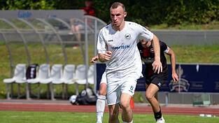 TSV-St&uuml;rmer Florian Knauer erzielte in der laufenden Saison bislang sechs Tore und will nach der Winterpause noch nachlegen.