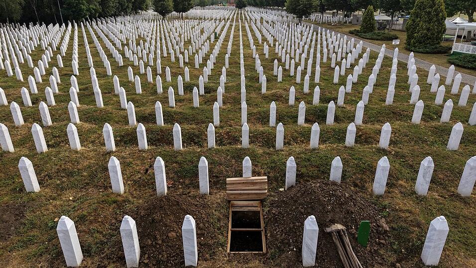Die Toten von Srebrenica künden von den Verbrechen von Mladic. (Archivbild) Die Toten von Srebrenica künden von den Verbrechen von Mladic. (Archivbild)