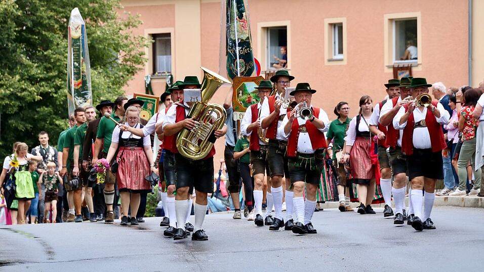Die schönsten Augenblicke vom Auftakt des Drachenstichfestes am Samstagnachmittag in Furth im Wald. Die schönsten Augenblicke vom Auftakt des Drachenstichfestes am Samstagnachmittag in Furth im Wald.