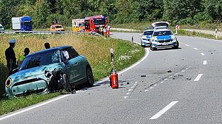 Beide Beteiligten wurden bei dem Unfall schwer verletzt. Beide Beteiligten wurden bei dem Unfall schwer verletzt.