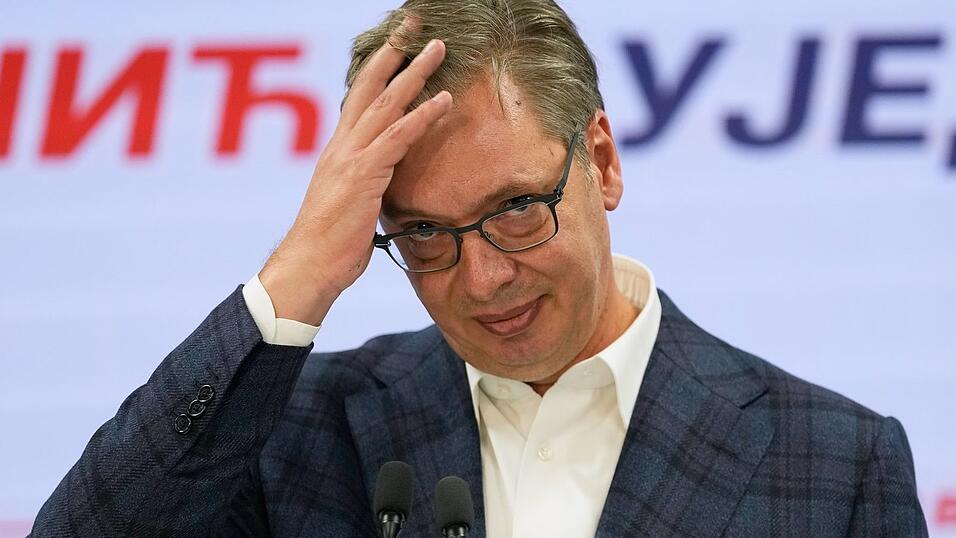 Nach 14 Jahren an der Macht gestand Aleksandar Vucic seine Niederlage ein. Nach 14 Jahren an der Macht gestand Aleksandar Vucic seine Niederlage ein.