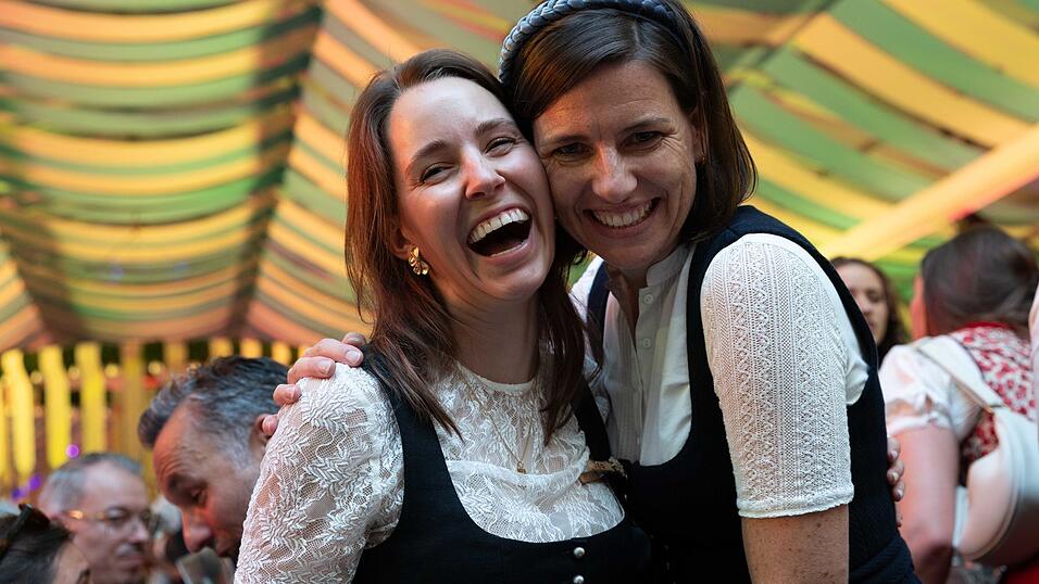 Die Partybilder vom Freitag, 7. August, aus dem Festzelt Wenisch. Die Partybilder vom Freitag, 7. August, aus dem Festzelt Wenisch.